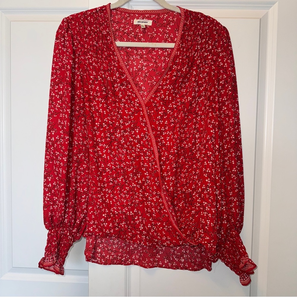 Max Studio Faux Wrap Peasant Blouse  Red Floral Ditsy Print Peasant sz L - Picture 2 of 6